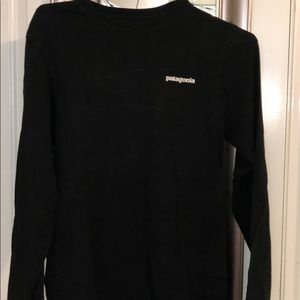 Black long sleeve Patagonia t shirt.